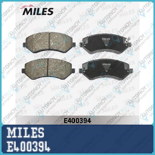 Колодки тормозные передние (без датчика) (Смесь Low-Metallic) CHRYSLER VOYAGER 2.4-3.3 00-/JEEP Cherokee 2.4-3.7 01- (Trw GDB4126) E400394